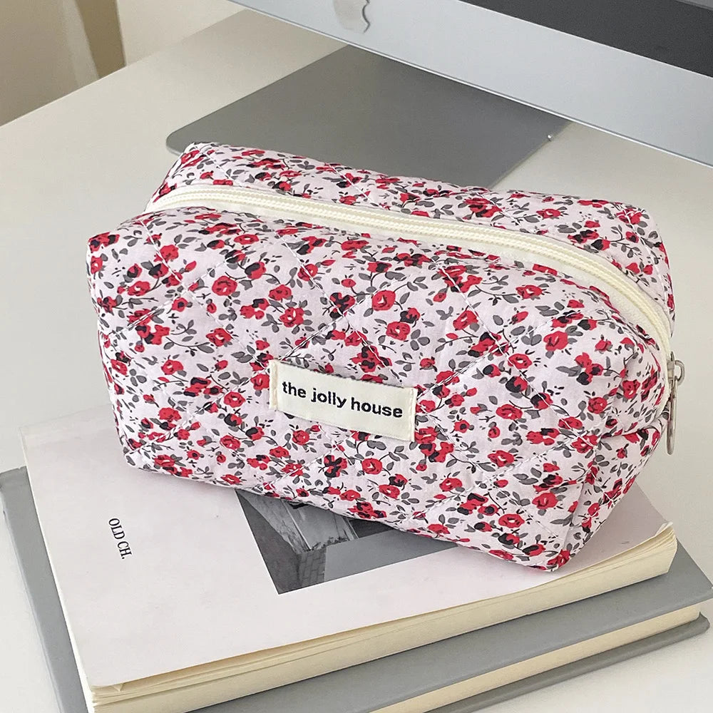 Trousse Florale Matelassée – Pochette Maquillage