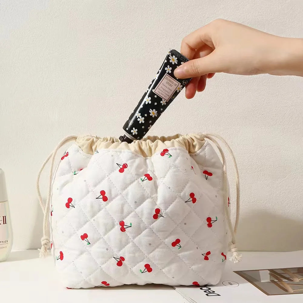 Trousse de toilette florale matelassée - voyage à cordon
