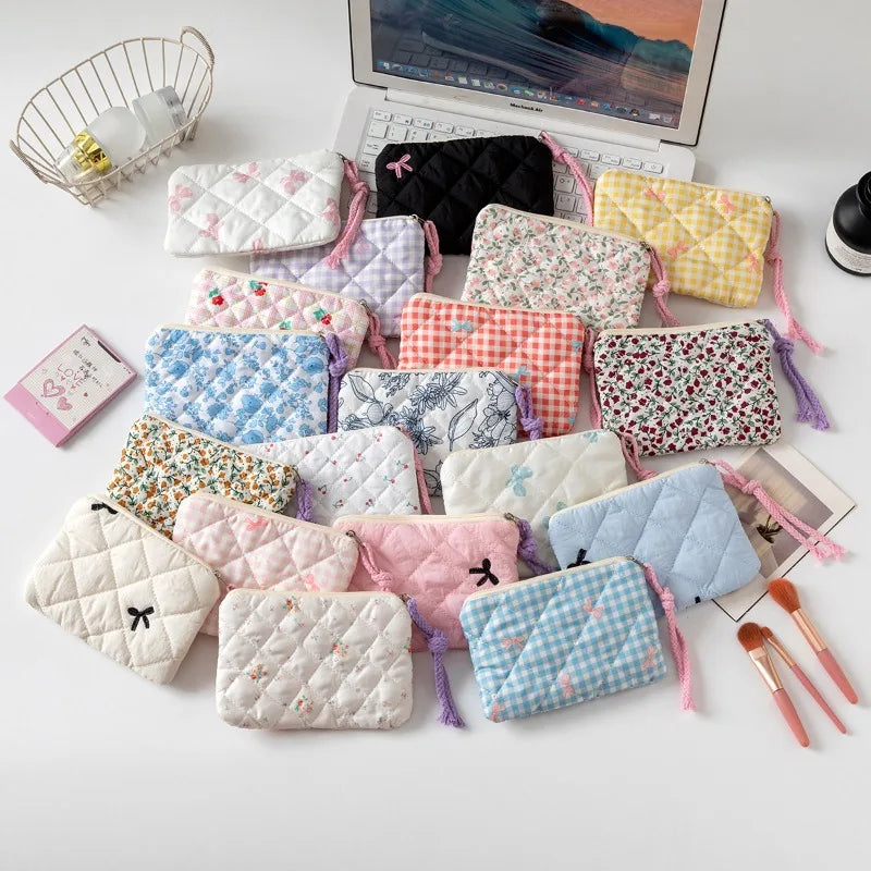 Trousse de Toilette Noeud – Maquillage & Rouges à Lèvres