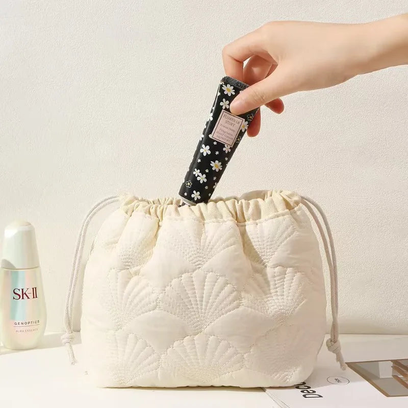 Trousse de toilette florale matelassée - voyage à cordon