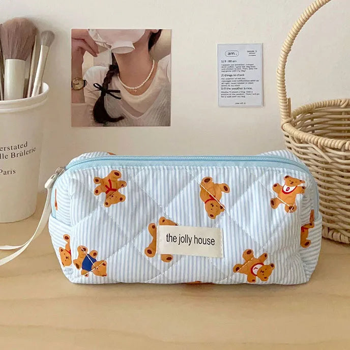 Trousse de Toilette Florale Quiltée avec Nœud – Maquillage & Brosses