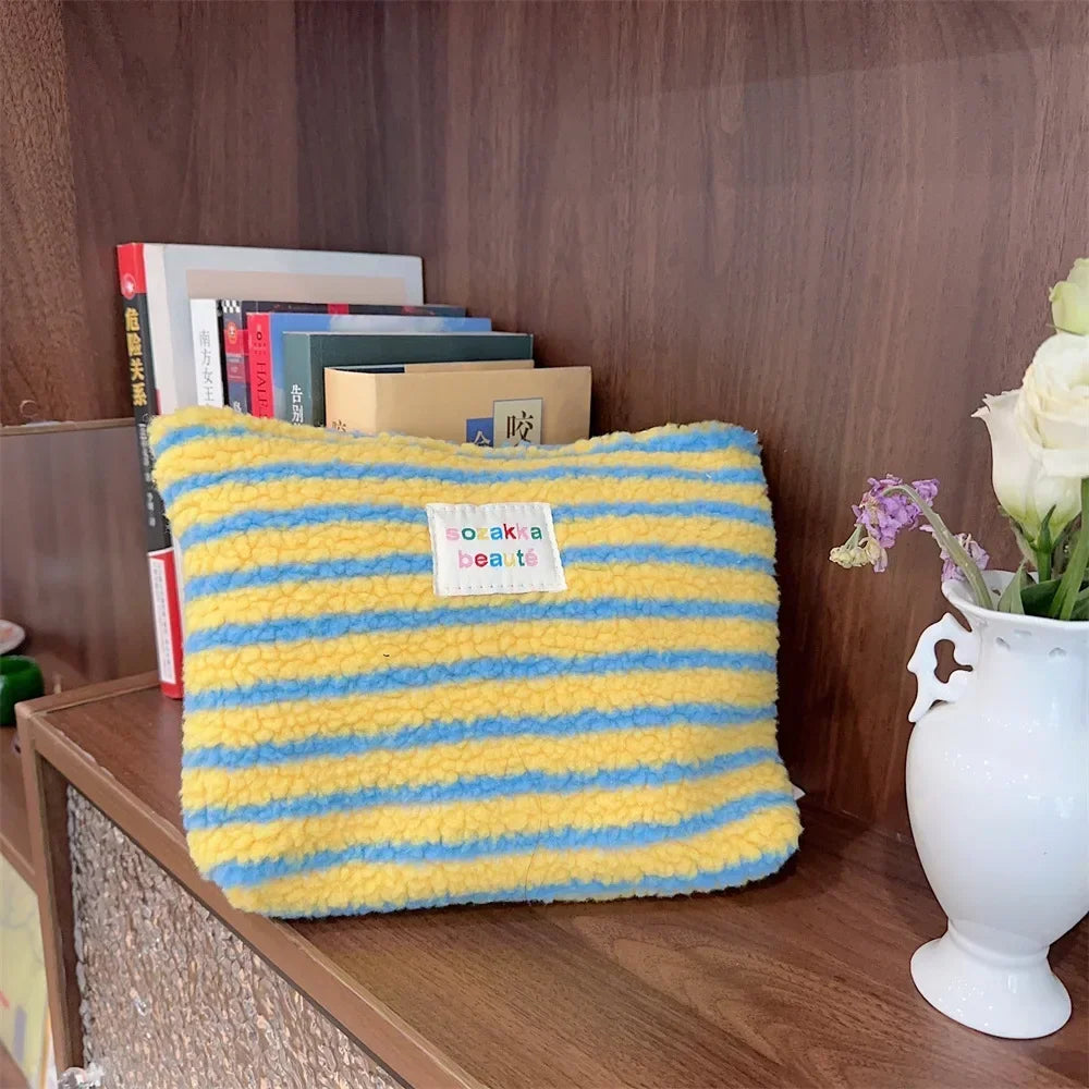 Trousse de Toilette Peluche Colorée – Rayures et Pois, Grande Capacité