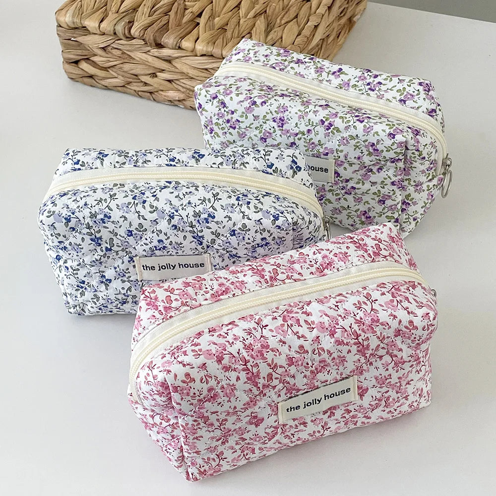 Trousse Florale Matelassée – Pochette Maquillage