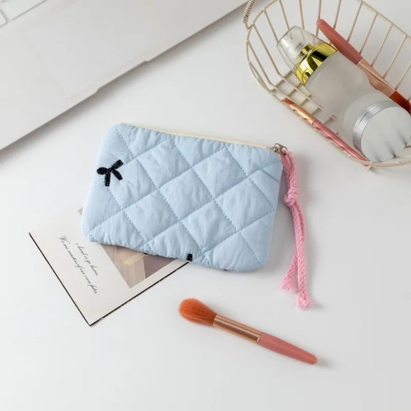 Trousse de Toilette Noeud – Maquillage & Rouges à Lèvres