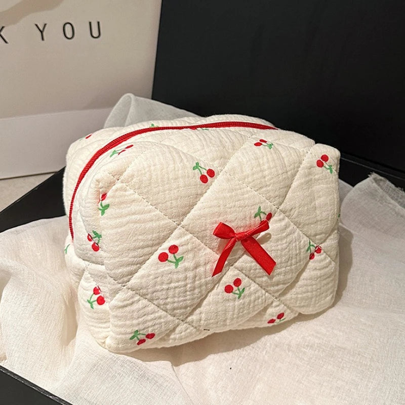 Trousse de Toilette Couture Fleurs Quiltée – Organisateur Voyage