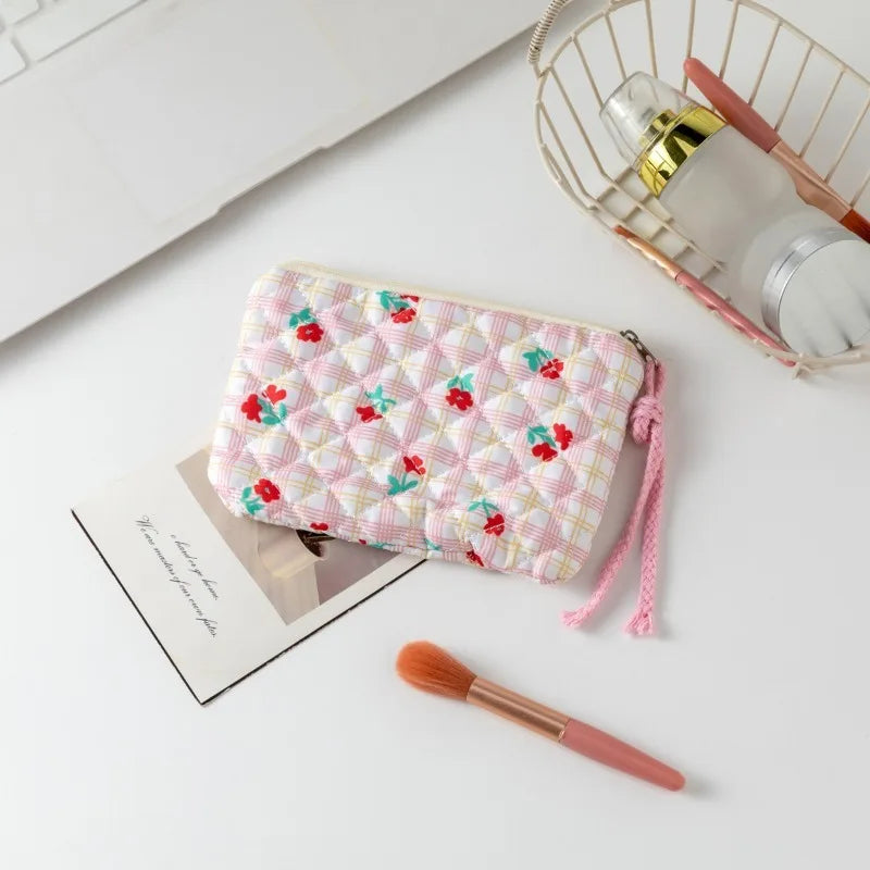Trousse de Toilette Noeud – Maquillage & Rouges à Lèvres