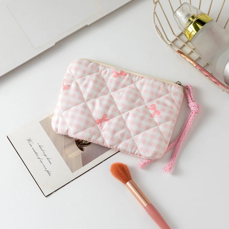 Trousse de Toilette Noeud – Maquillage & Rouges à Lèvres