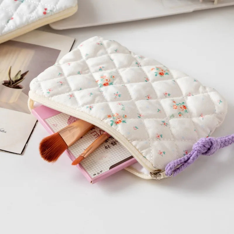 Trousse de Toilette Noeud – Maquillage & Rouges à Lèvres