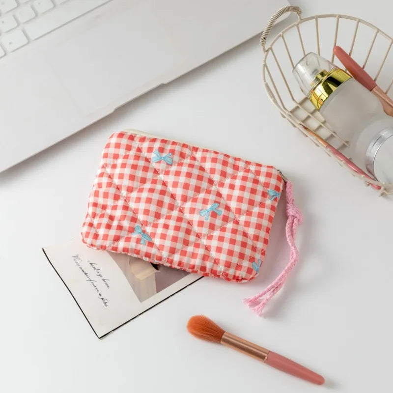 Trousse de Toilette Noeud – Maquillage & Rouges à Lèvres