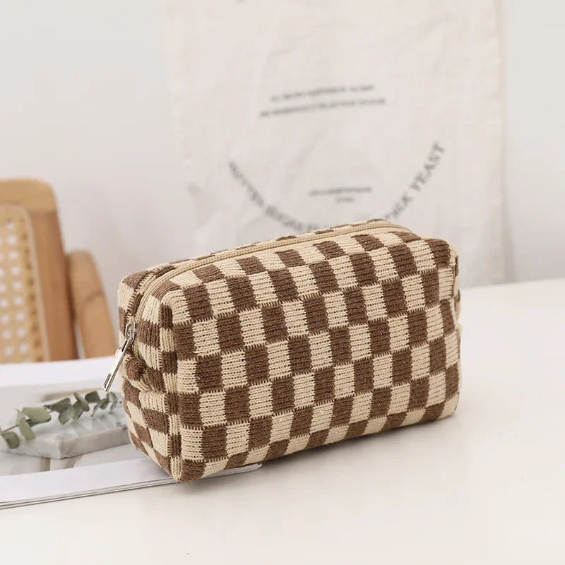Trousse de Toilette Peluche à Carreaux Multicolores – Grande Capacité