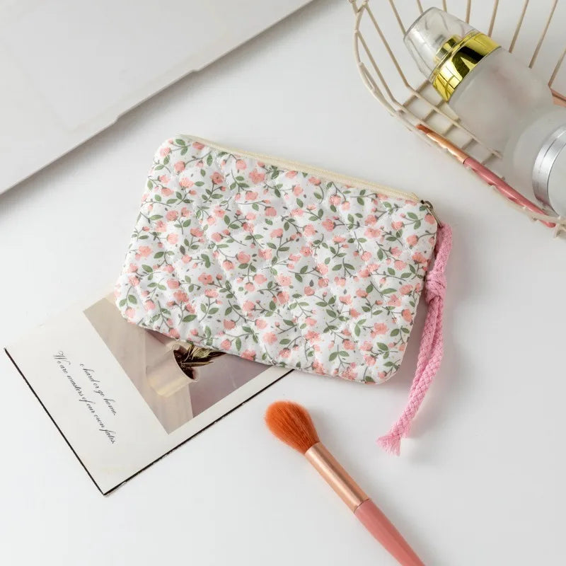 Trousse de Toilette Noeud – Maquillage & Rouges à Lèvres