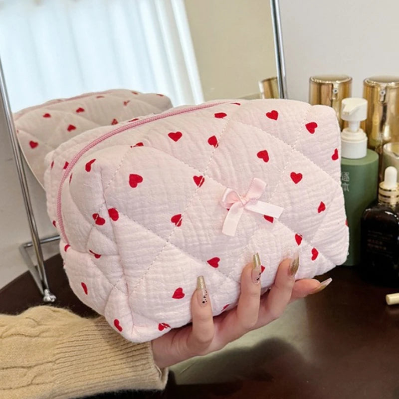 Trousse de Toilette Couture à Fleurs Quiltée – Organisateur Voyage Cosmétiques
