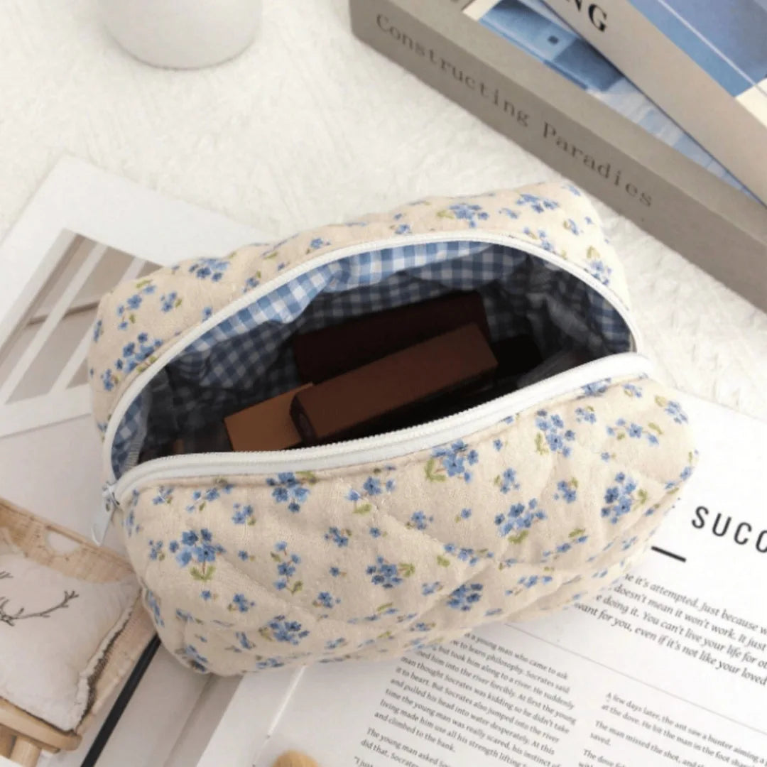 Trousse de Toilette Femme Matelassée – Nœud Papillon et Maquillage Voyage