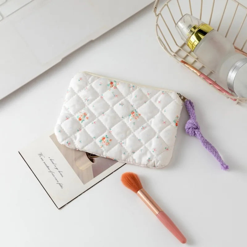 Trousse de Toilette Noeud – Maquillage & Rouges à Lèvres
