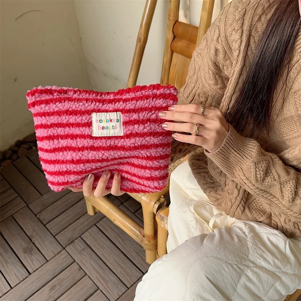 Trousse de Toilette Peluche Colorée – Rayures et Pois, Grande Capacité