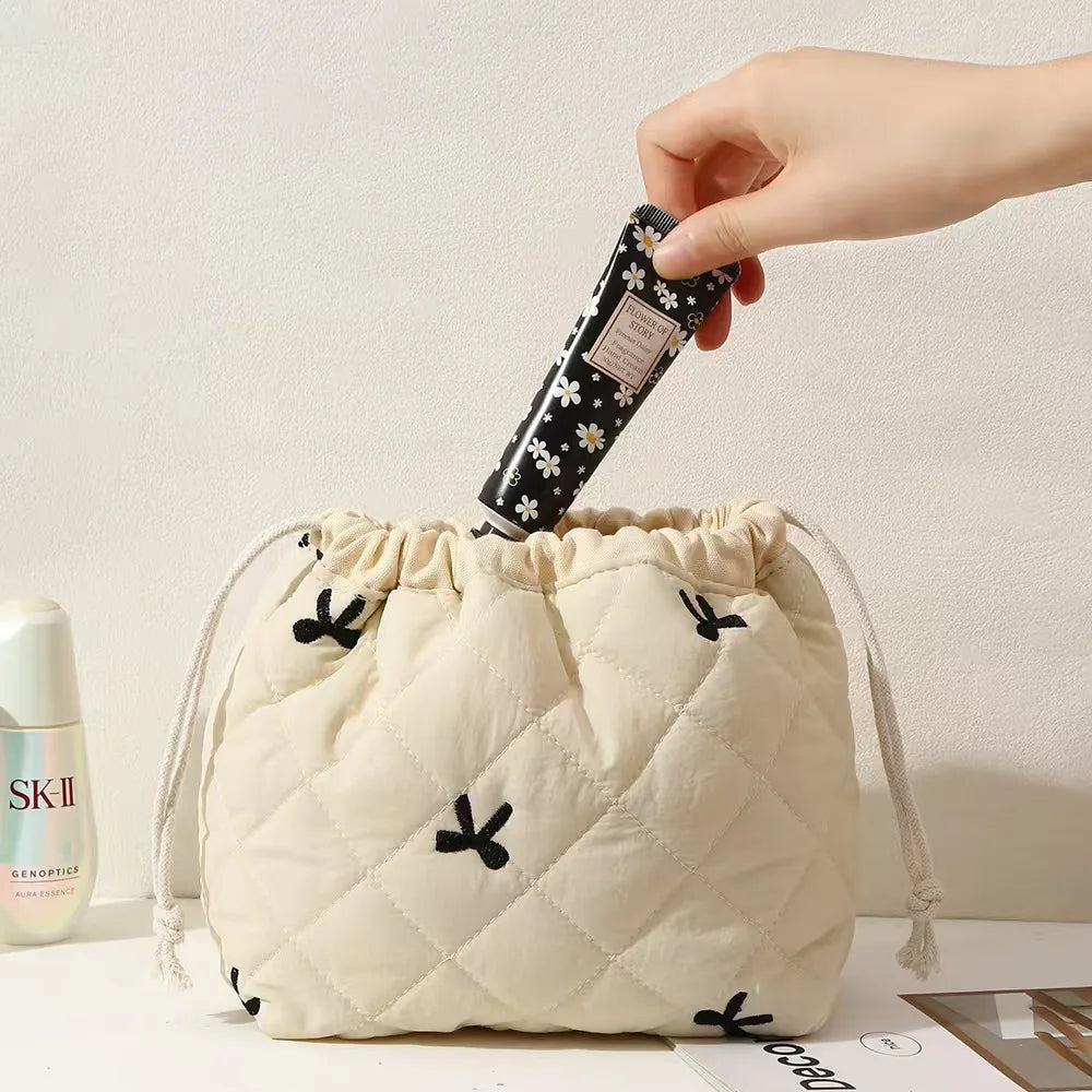 Trousse de toilette florale matelassée - cosmétique voyage à cordon