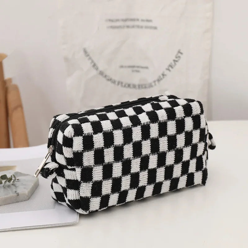Trousse de Toilette Peluche à Carreaux Multicolores – Grande Capacité