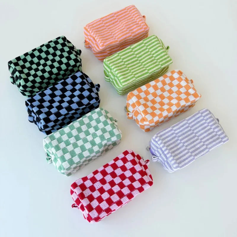 Trousse de Toilette Peluche à Carreaux Multicolores – Grande Capacité, Maquillage & Soins