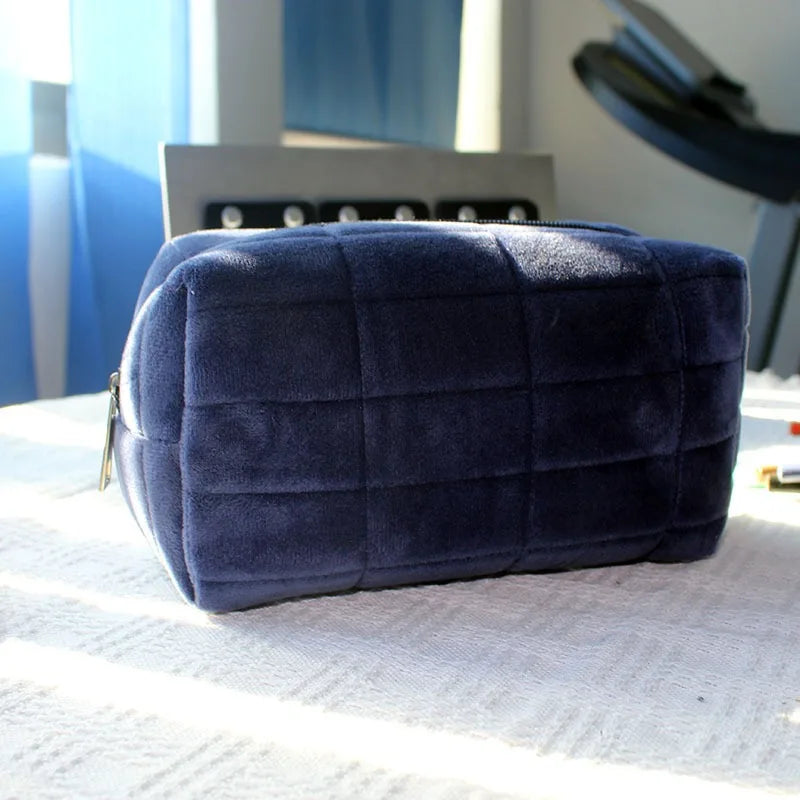 Trousse de Toilette Peluche Femme – Maquillage Zip Voyage