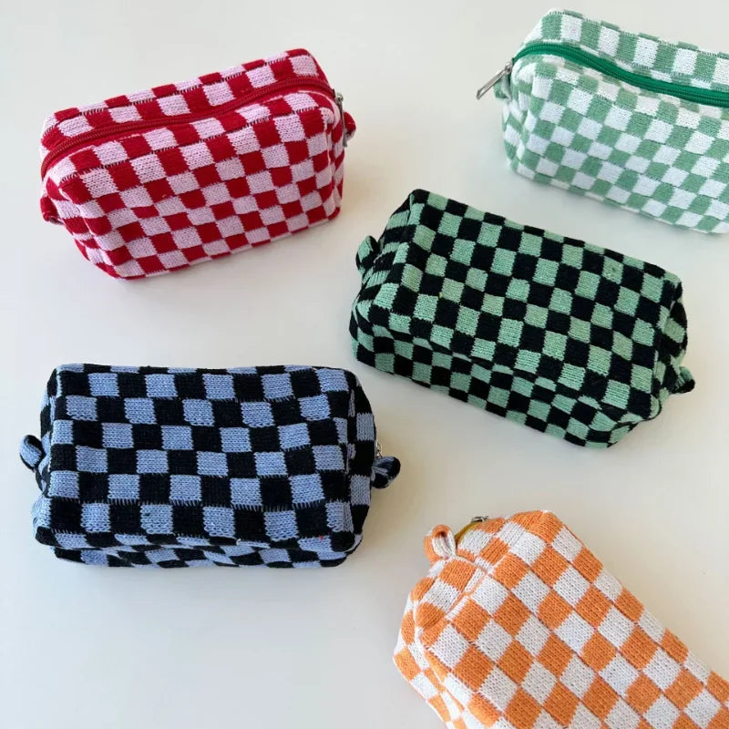 Trousse de Toilette Peluche à Carreaux Multicolores – Grande Capacité