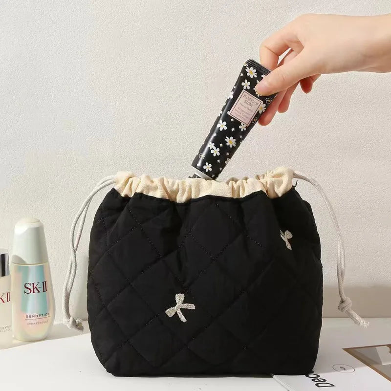 Trousse de toilette florale matelassée - voyage à cordon