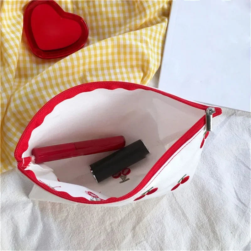 Trousse de Toilette en Coton Portable – Broderie Cerise – Maquillage Femme