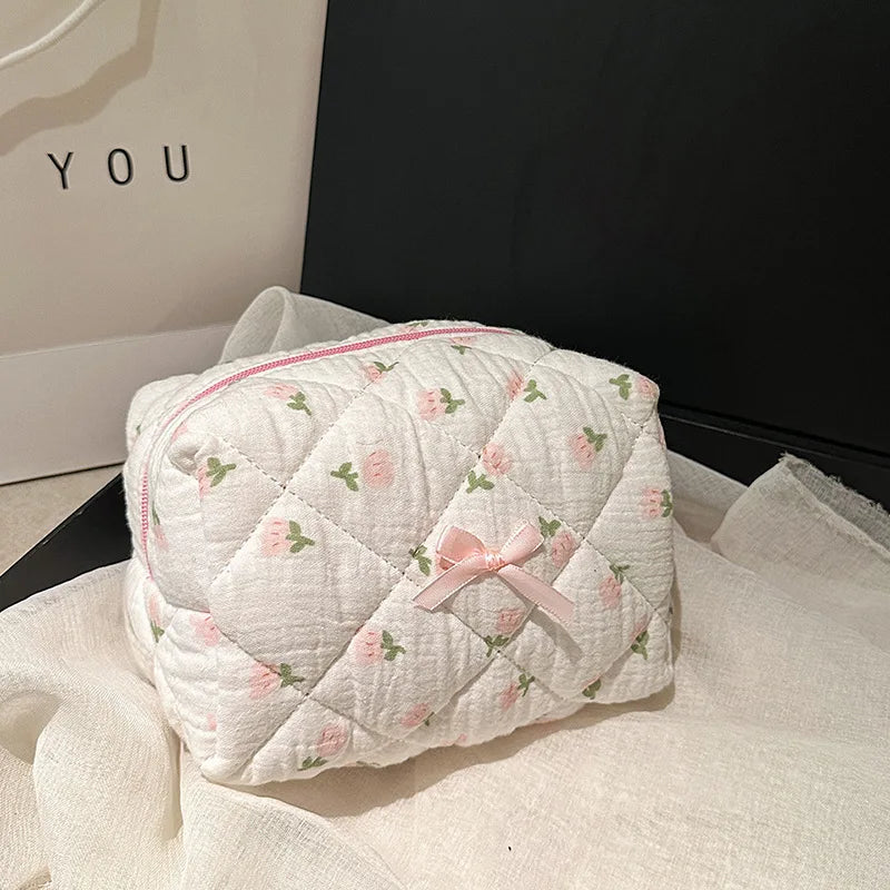 Trousse de Toilette Couture Fleurs Quiltée – Organisateur Voyage