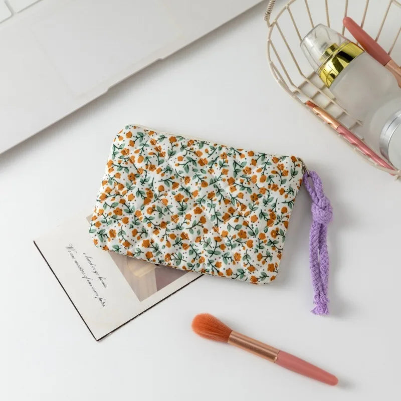 Trousse de Toilette Noeud – Maquillage & Rouges à Lèvres