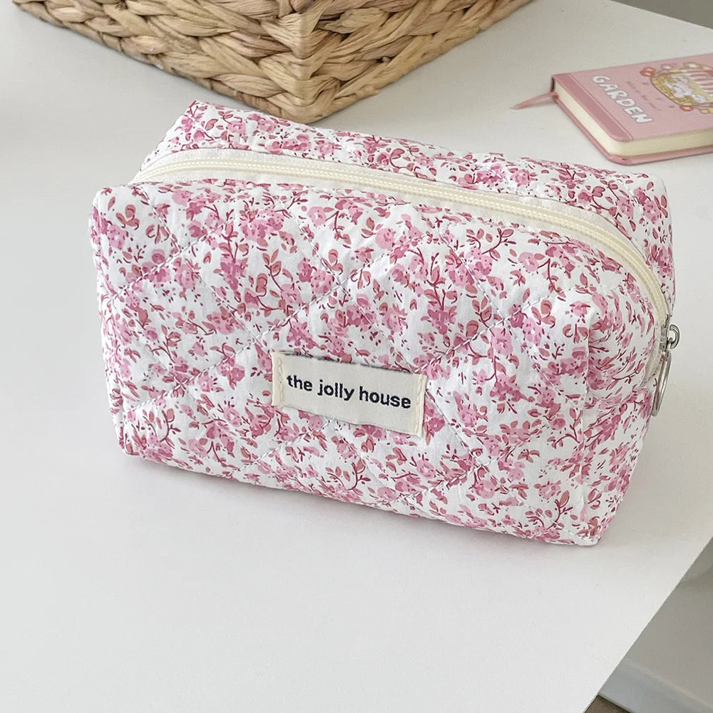 Trousse Florale Matelassée – Pochette Maquillage