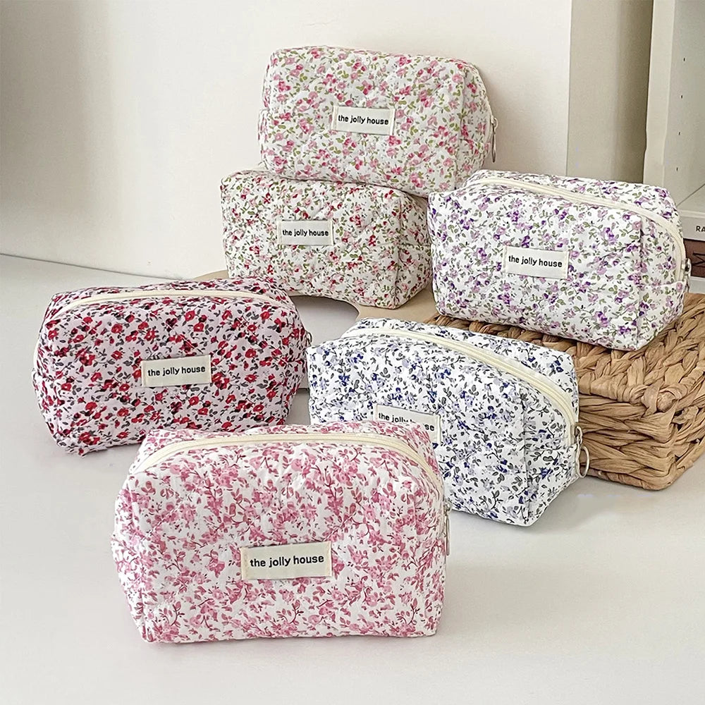 Trousse Florale Matelassée – Pochette Maquillage