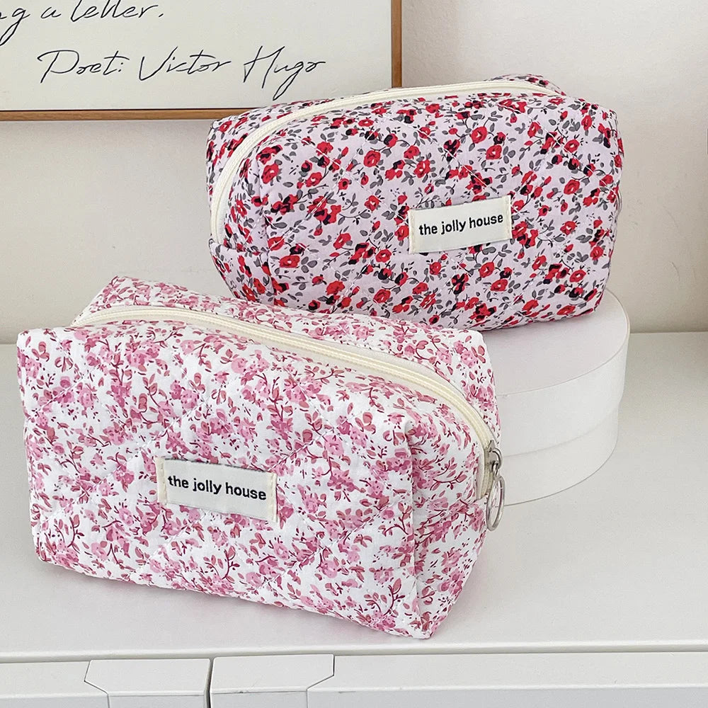 Trousse Florale Matelassée – Pochette Maquillage