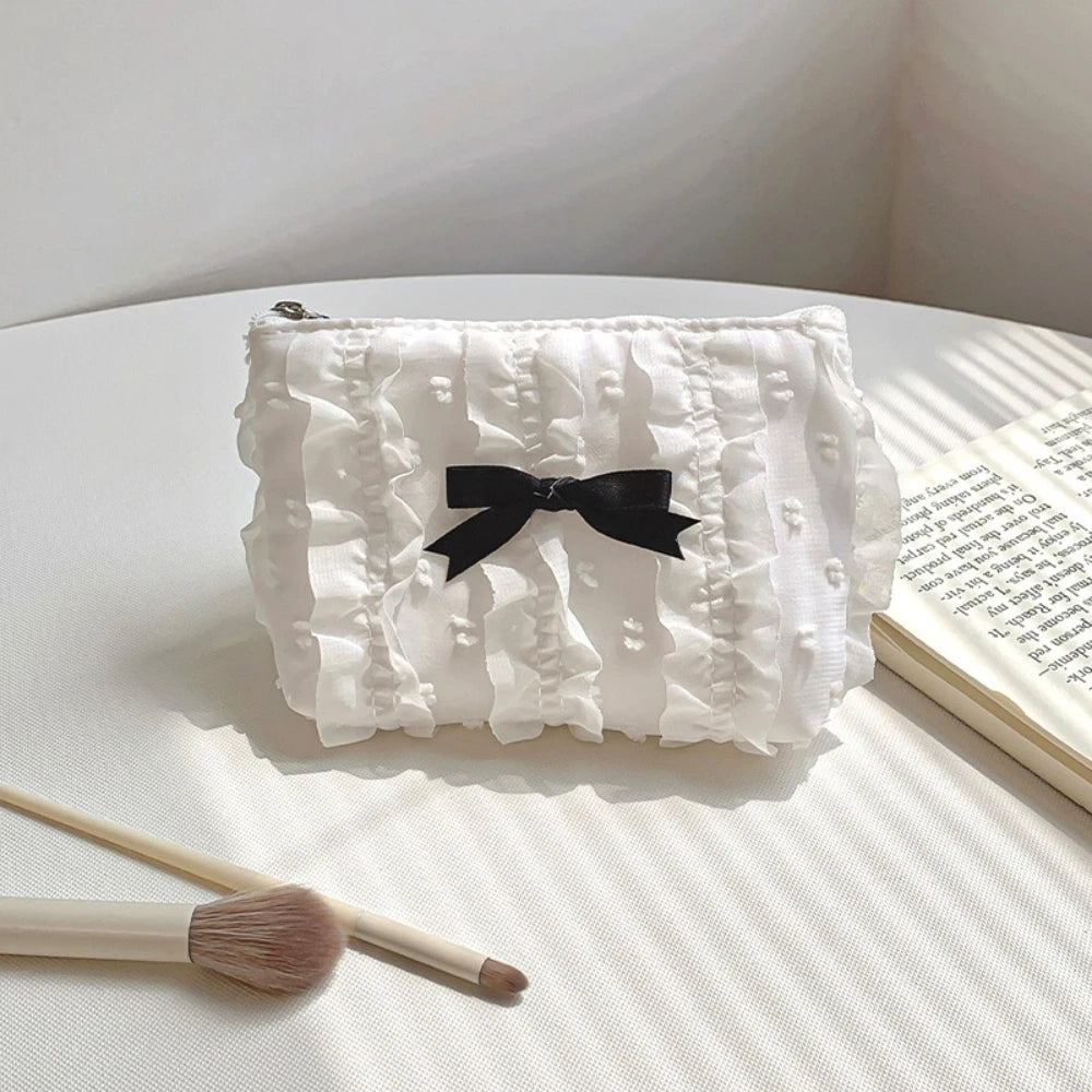 Trousse de Toilette Femme – Mini Maquillage, Dentelle et Nœud, Compacte et Zippée