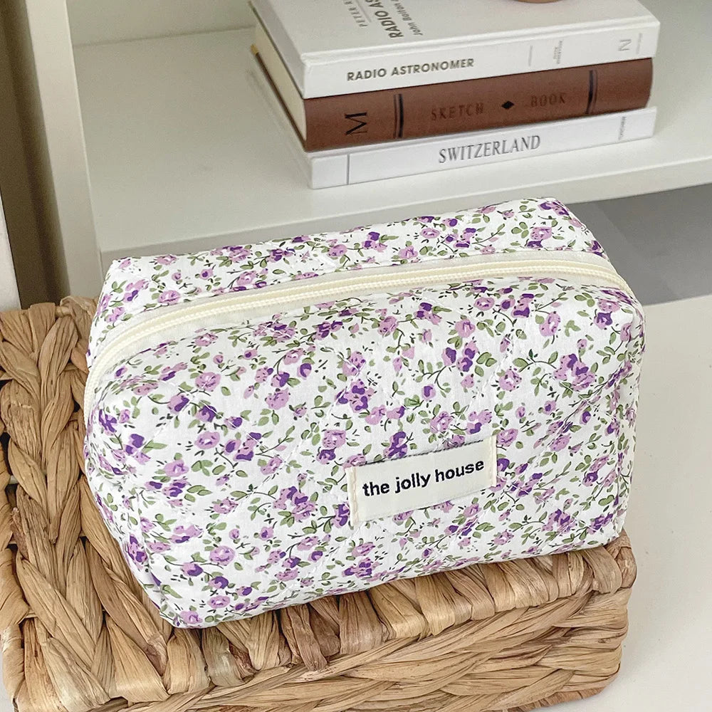 Trousse Florale Matelassée – Pochette Maquillage