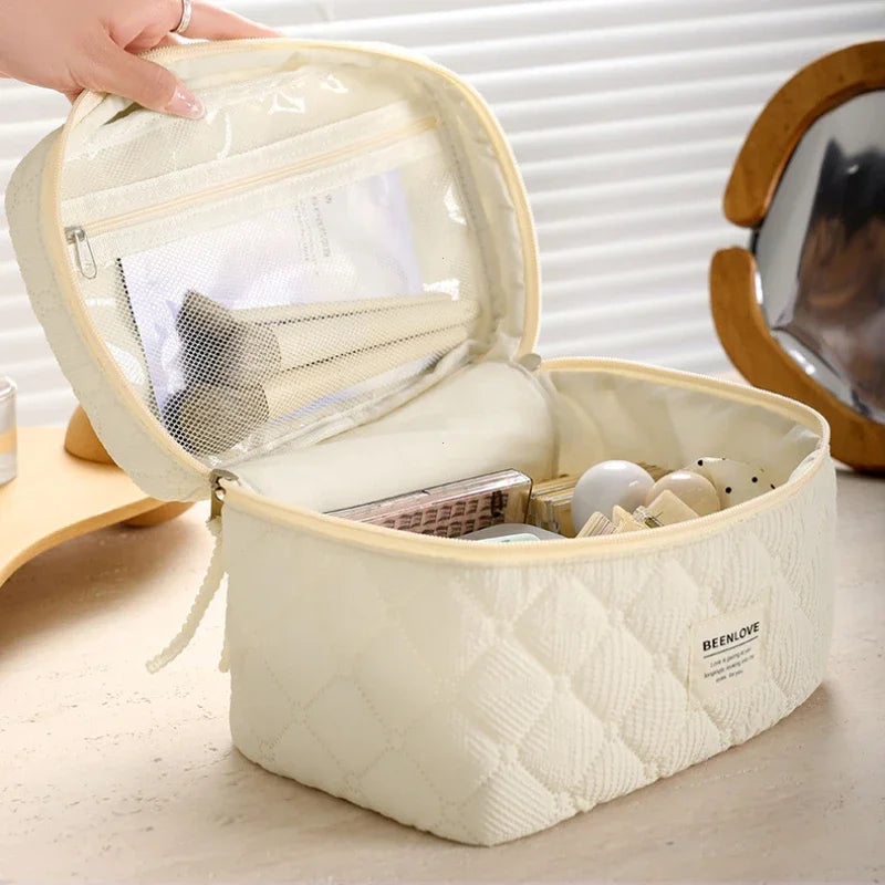 Trousse de Toilette Florale Matelassée en Coton