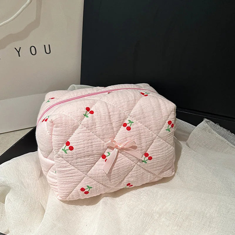 Trousse de Toilette Couture Fleurs Quiltée – Organisateur Voyage