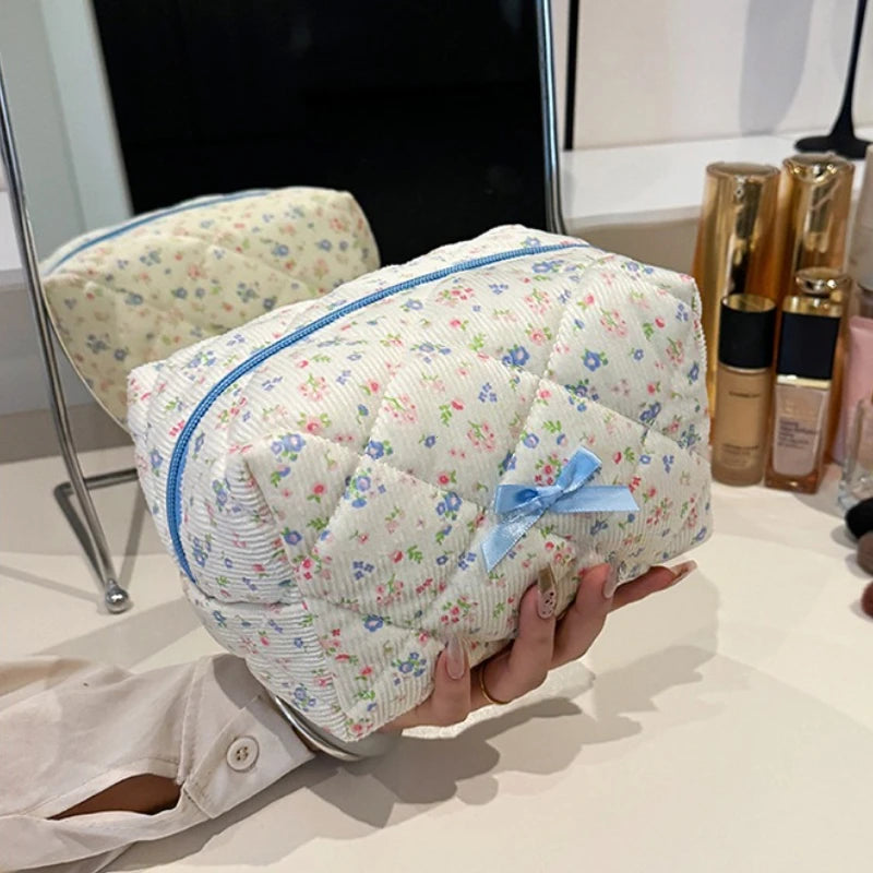 Trousse de Toilette Couture Fleurs Quiltée – Organisateur Voyage
