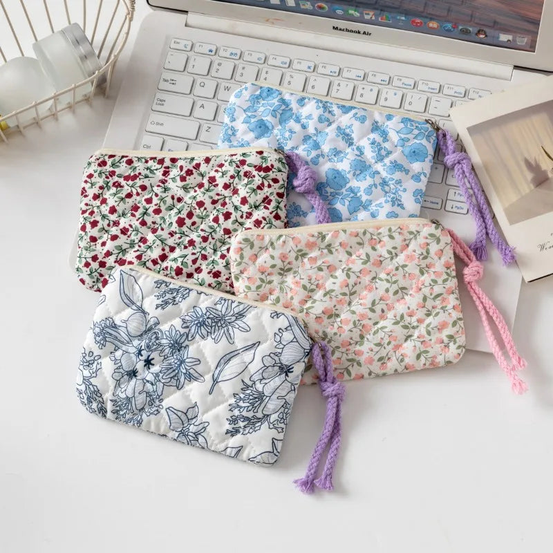 Trousse de Toilette Noeud – Maquillage & Rouges à Lèvres