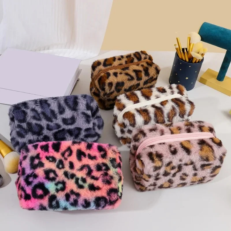 Trousse de Toilette Léopard Imprimé – Organisateur Maquillage Voyage Peluche Douce