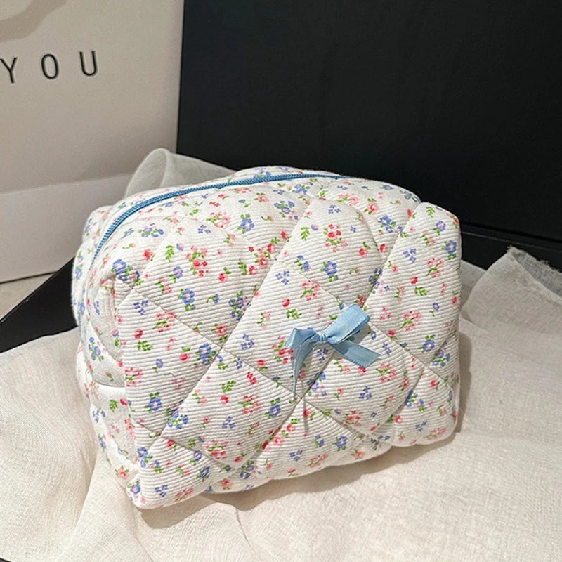 Trousse de Toilette Couture Fleurs Quiltée – Organisateur Voyage