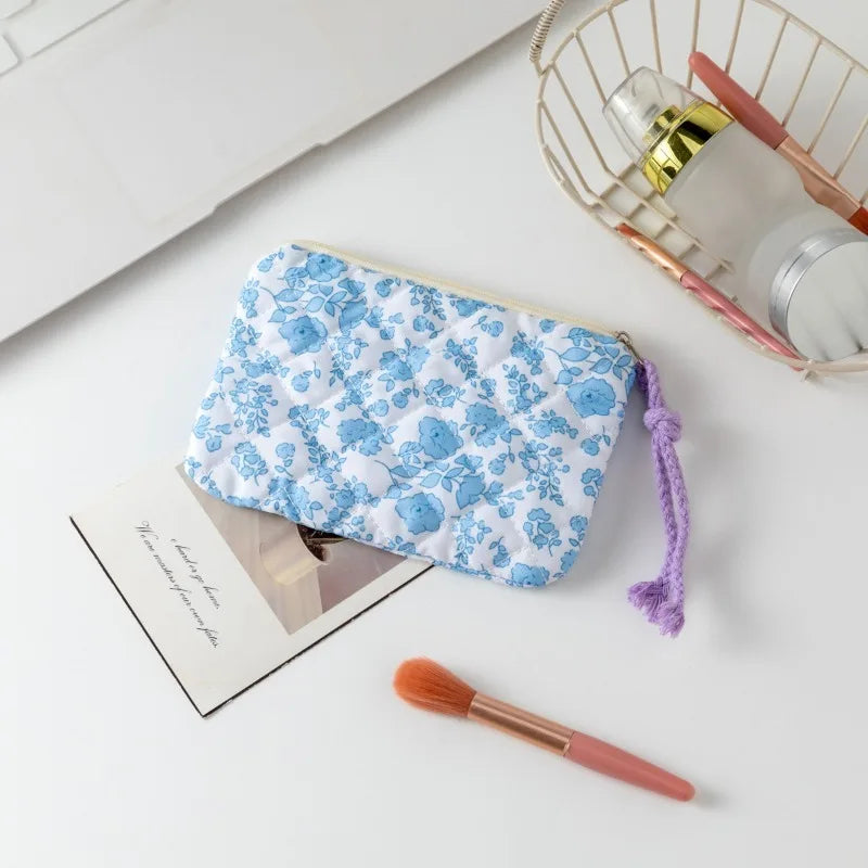 Trousse de Toilette Noeud – Maquillage & Rouges à Lèvres