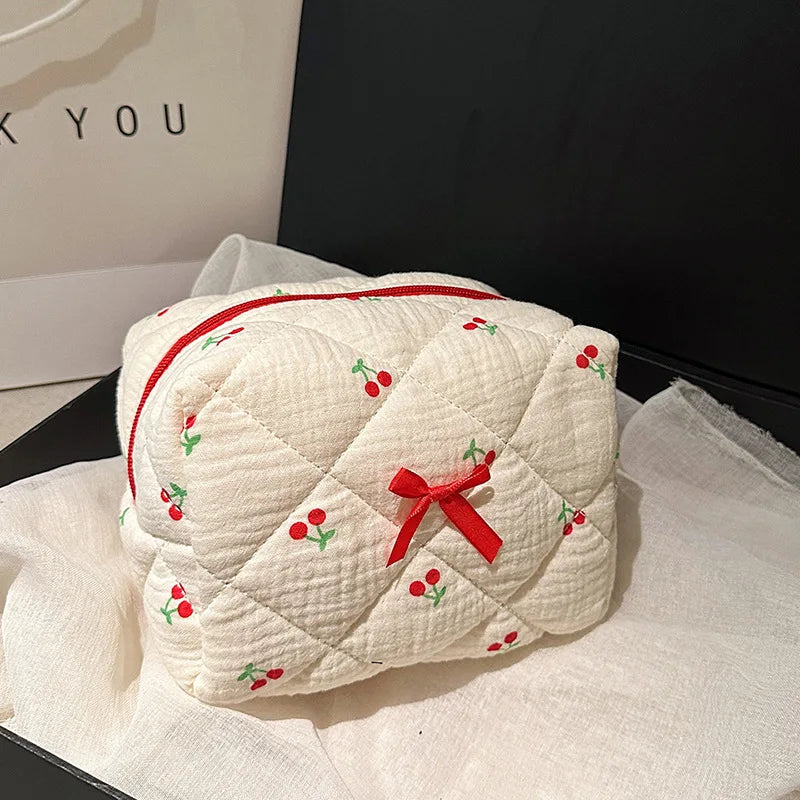 Trousse de Toilette Couture Fleurs Quiltée – Organisateur Voyage