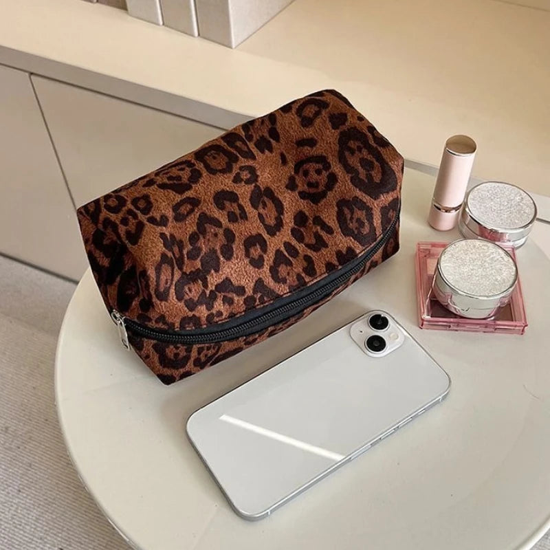 Trousse de Toilette Léopard – Grand Modèle Zip Voyage Maquillage